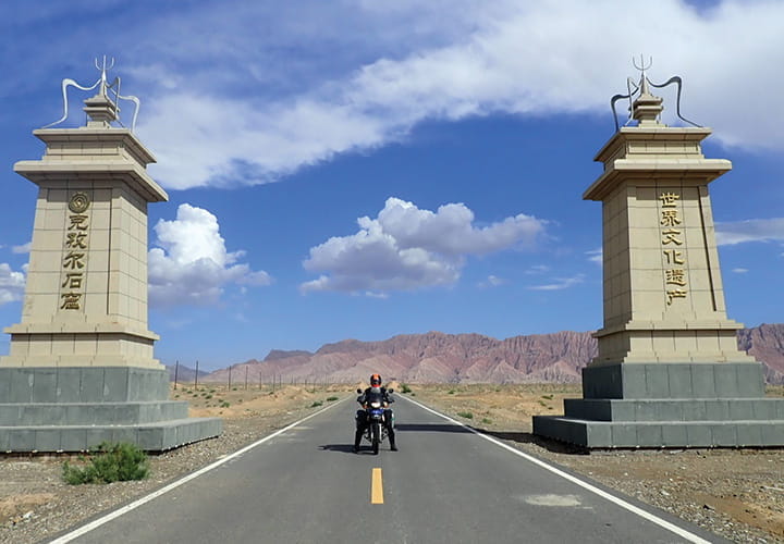 mitas-banner_motorcycle-trail_E-08_720x500