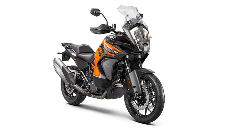 Mitas TERRA-FORCE-R_MY21-KTM-1290-SUPER-ADVENTURE-S_studio